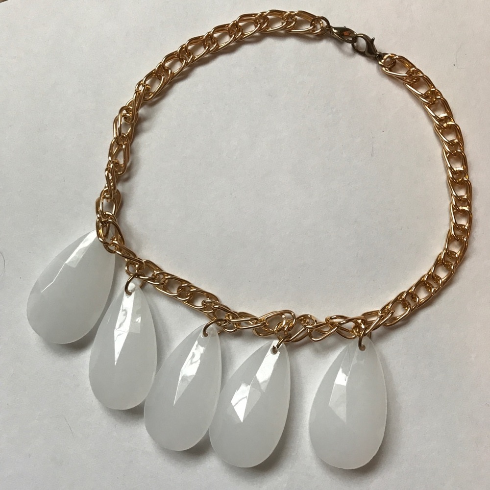 Statement necklace